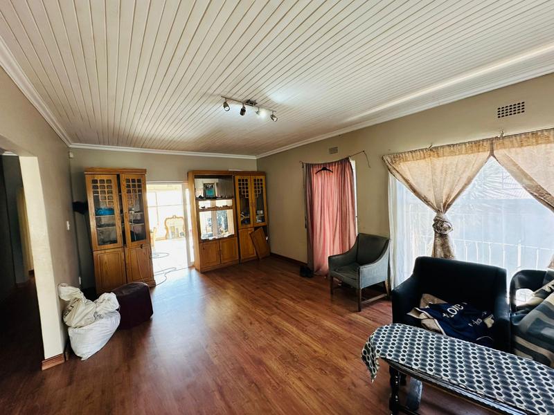 7 Bedroom Property for Sale in Primrose Gauteng