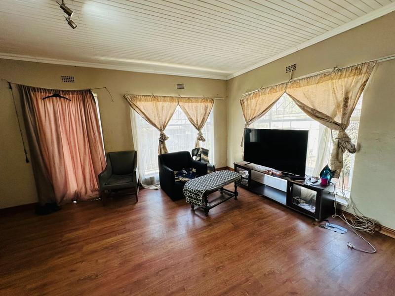 7 Bedroom Property for Sale in Primrose Gauteng