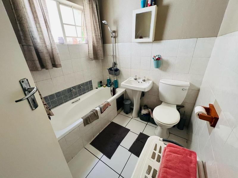 3 Bedroom Property for Sale in Vorna Valley Gauteng