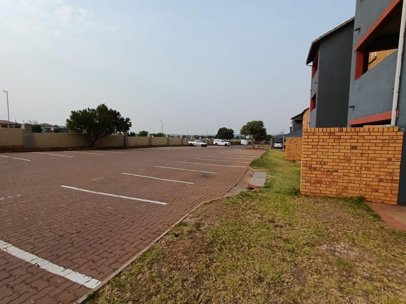 2 Bedroom Property for Sale in Monavoni Gauteng