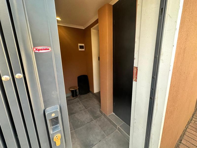 To Let 3 Bedroom Property for Rent in Eldoraigne Gauteng