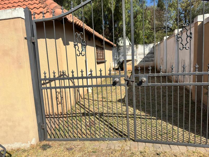 To Let 3 Bedroom Property for Rent in Eldoraigne Gauteng