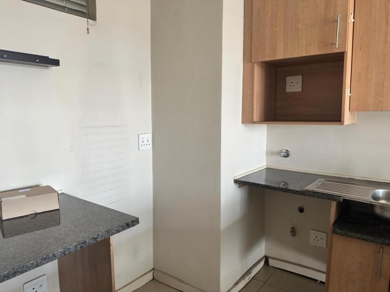 To Let 2 Bedroom Property for Rent in Rooihuiskraal North Gauteng
