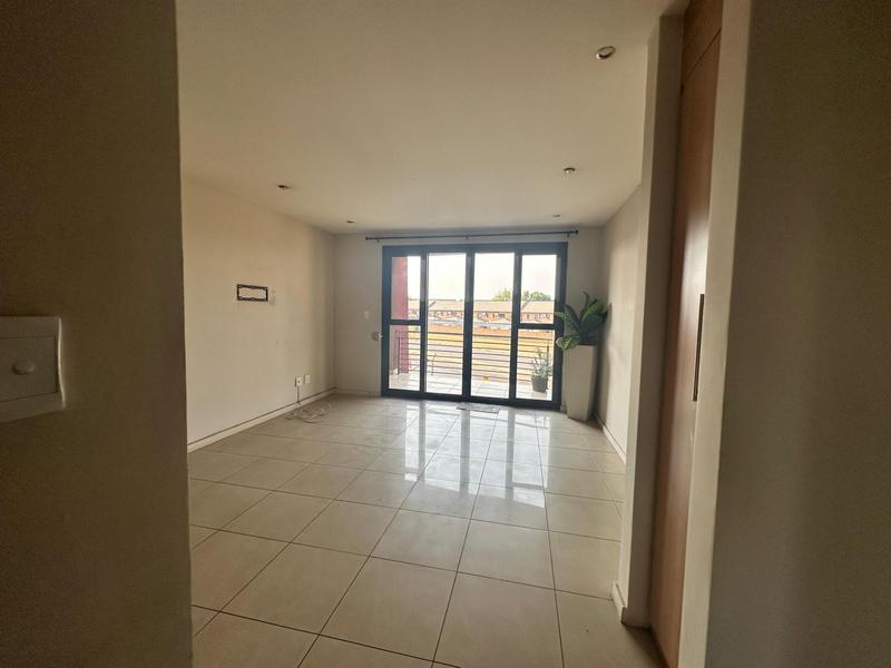 To Let 2 Bedroom Property for Rent in Rooihuiskraal North Gauteng