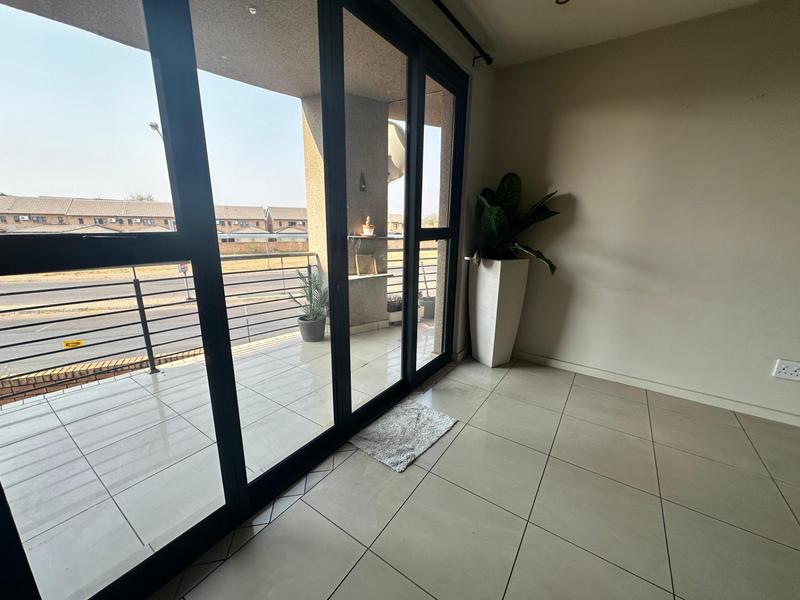 To Let 2 Bedroom Property for Rent in Rooihuiskraal North Gauteng