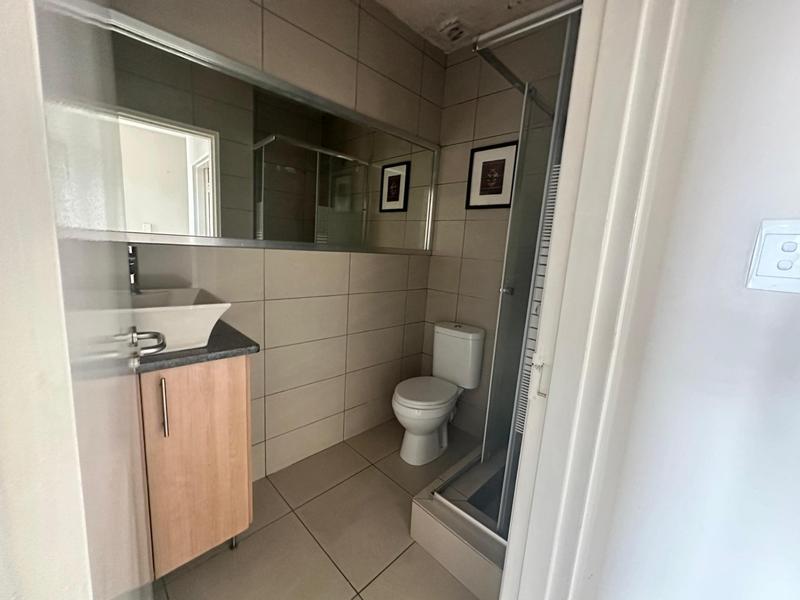 To Let 2 Bedroom Property for Rent in Rooihuiskraal North Gauteng