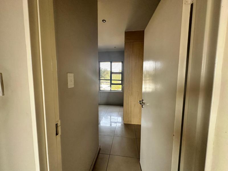 To Let 2 Bedroom Property for Rent in Rooihuiskraal North Gauteng