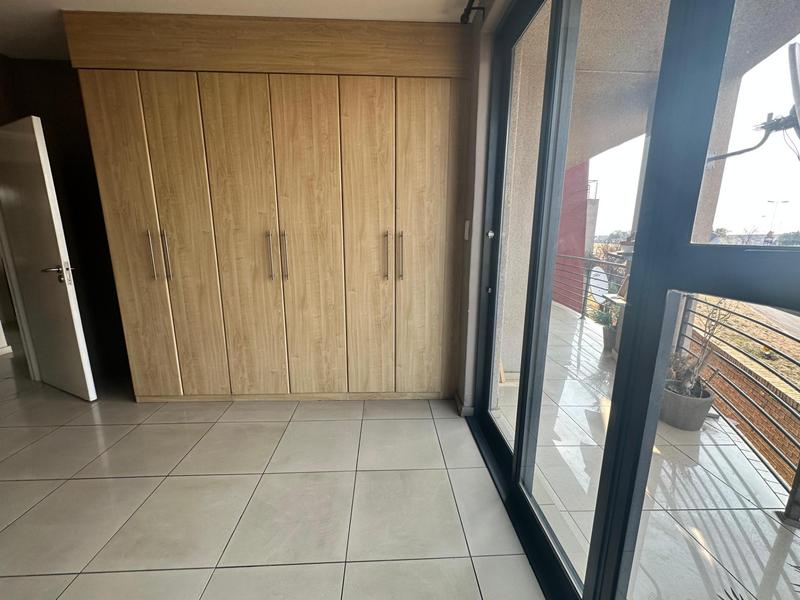 To Let 2 Bedroom Property for Rent in Rooihuiskraal North Gauteng