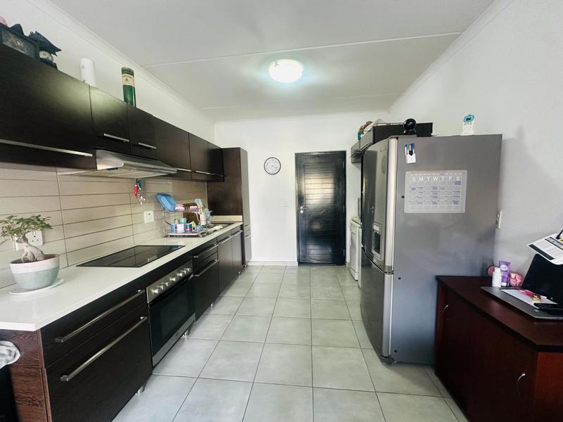 To Let 2 Bedroom Property for Rent in Greenstone Hill Gauteng