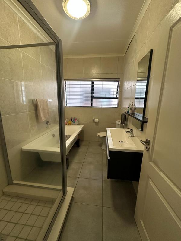 To Let 2 Bedroom Property for Rent in Greenstone Hill Gauteng