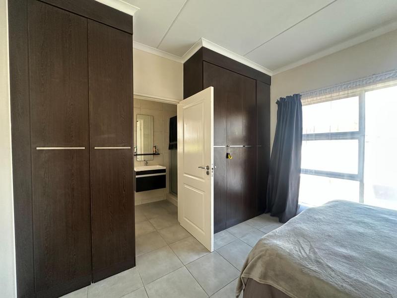 To Let 2 Bedroom Property for Rent in Greenstone Hill Gauteng