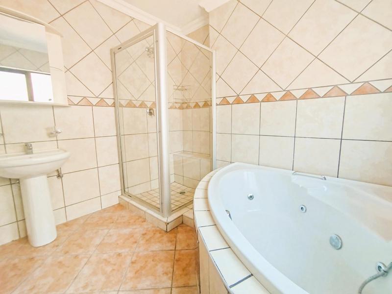 3 Bedroom Property for Sale in Dayanglen Gauteng