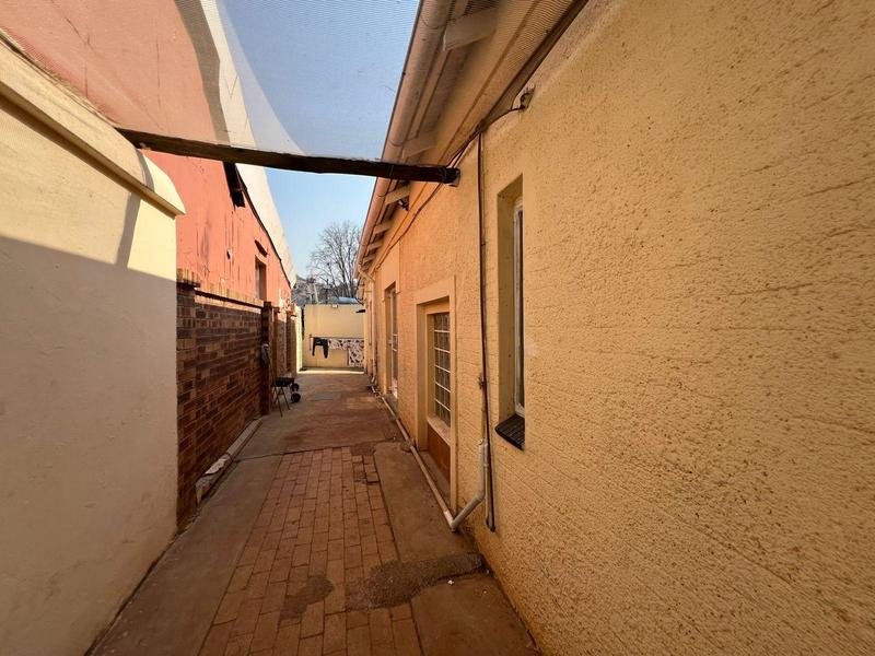 To Let 1 Bedroom Property for Rent in Bezuidenhout Valley Gauteng