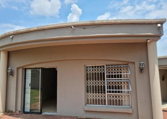 To Let 2 Bedroom Property for Rent in Midridge Park Gauteng