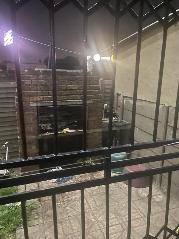 2 Bedroom Property for Sale in Wychwood Gauteng