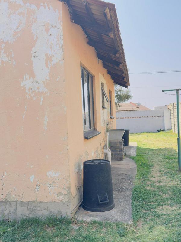 2 Bedroom Property for Sale in Windmill Park Gauteng