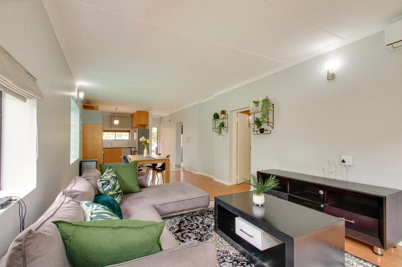 To Let 2 Bedroom Property for Rent in Sandown Gauteng