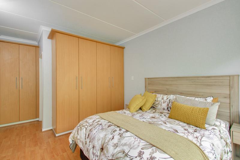 To Let 2 Bedroom Property for Rent in Sandown Gauteng
