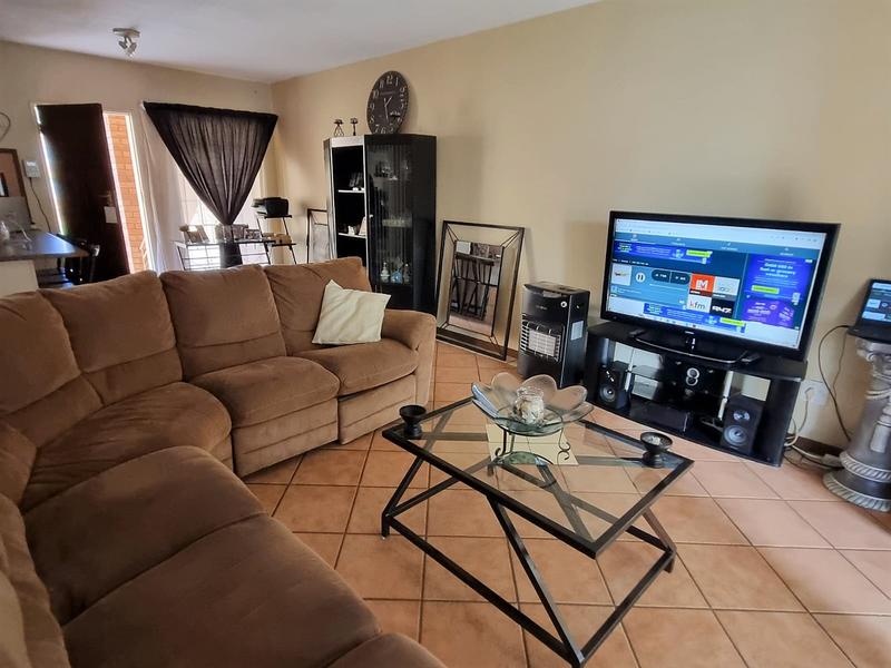 To Let 2 Bedroom Property for Rent in Mooikloof Ridge Gauteng
