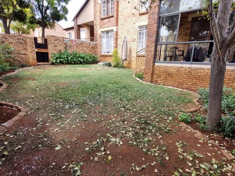 To Let 2 Bedroom Property for Rent in Mooikloof Ridge Gauteng