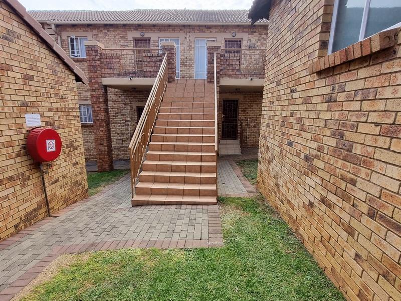 To Let 2 Bedroom Property for Rent in Mooikloof Ridge Gauteng