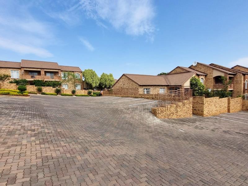 To Let 2 Bedroom Property for Rent in Mooikloof Ridge Gauteng