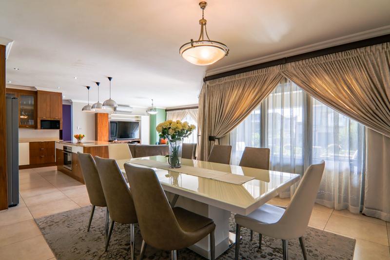 5 Bedroom Property for Sale in Copperleaf Estate Gauteng