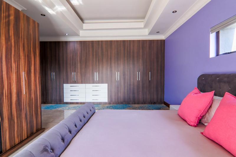5 Bedroom Property for Sale in Copperleaf Estate Gauteng