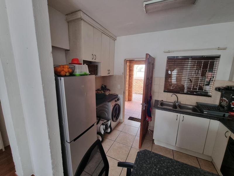 2 Bedroom Property for Sale in Heuwelsig Estate Gauteng
