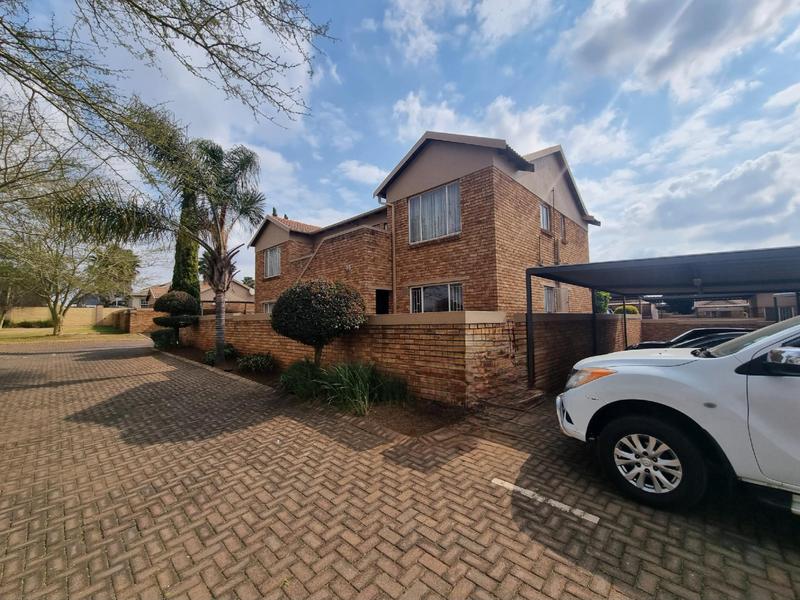 2 Bedroom Property for Sale in Heuwelsig Estate Gauteng