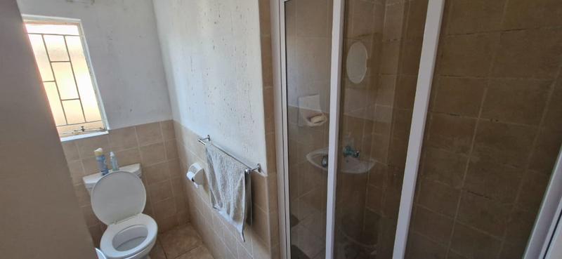 2 Bedroom Property for Sale in Heuwelsig Estate Gauteng