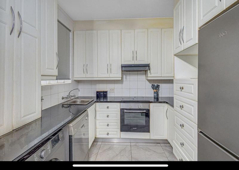 To Let 5 Bedroom Property for Rent in Sandown Gauteng