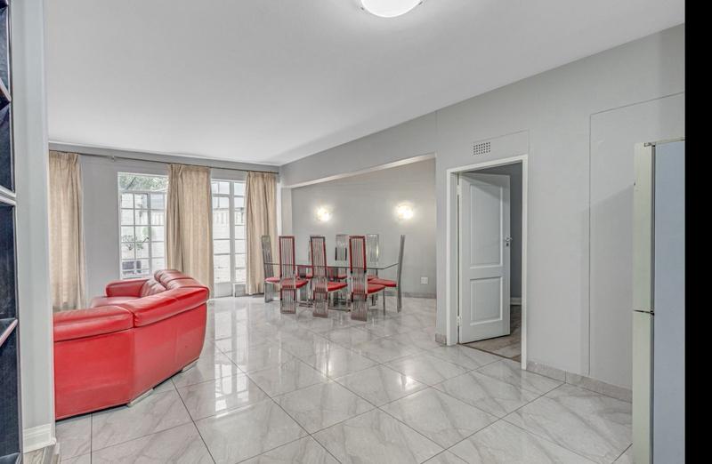 To Let 5 Bedroom Property for Rent in Sandown Gauteng