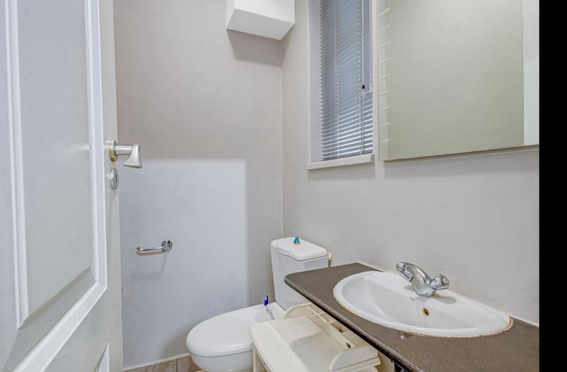 To Let 5 Bedroom Property for Rent in Sandown Gauteng
