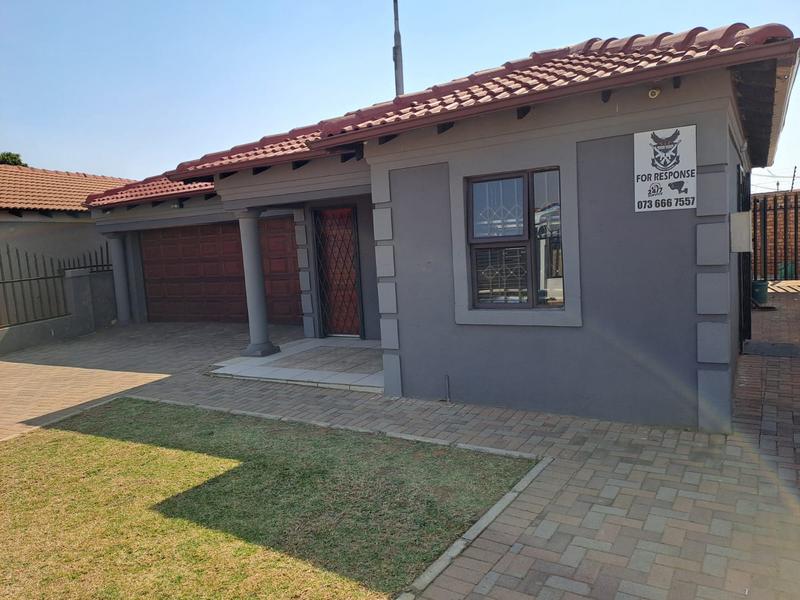 To Let 3 Bedroom Property for Rent in Windmill Park Gauteng