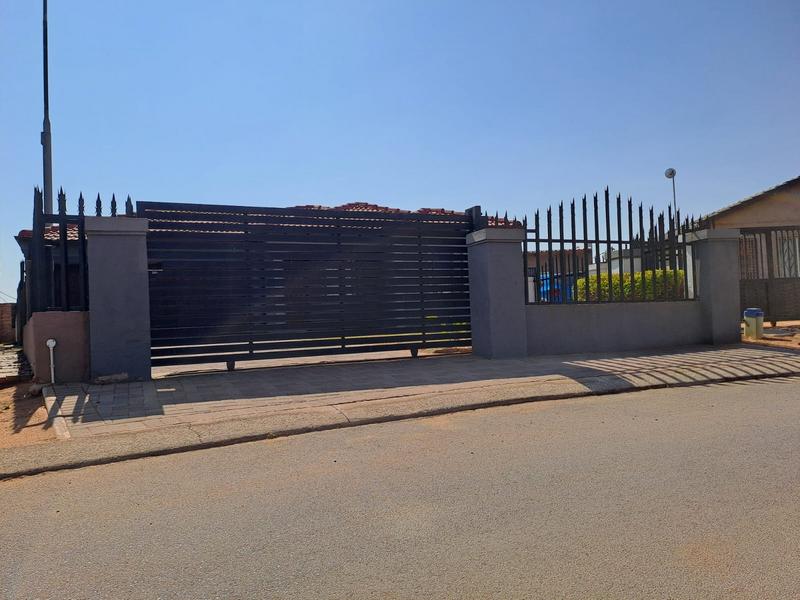 To Let 3 Bedroom Property for Rent in Windmill Park Gauteng
