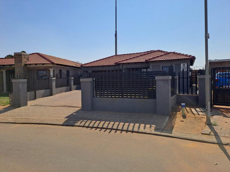 To Let 3 Bedroom Property for Rent in Windmill Park Gauteng