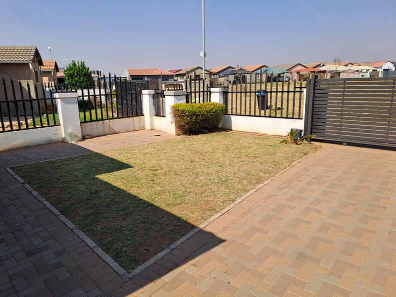 To Let 3 Bedroom Property for Rent in Windmill Park Gauteng