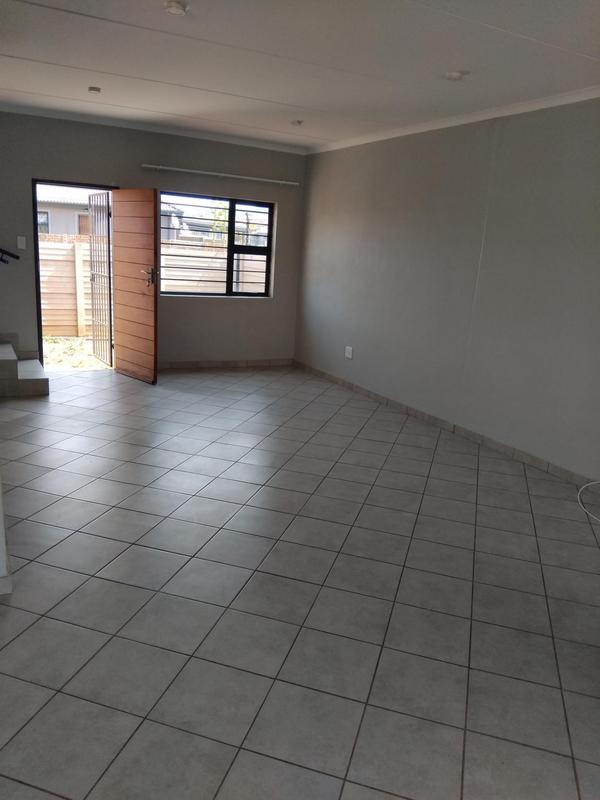 To Let 4 Bedroom Property for Rent in Lotus Gardens Gauteng