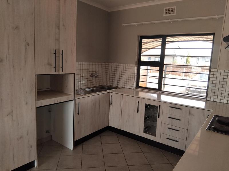 To Let 4 Bedroom Property for Rent in Lotus Gardens Gauteng