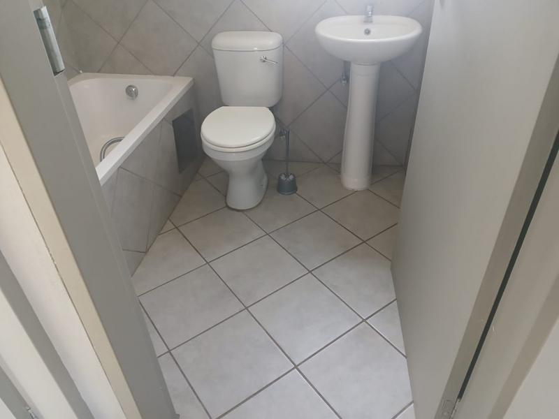 To Let 4 Bedroom Property for Rent in Lotus Gardens Gauteng
