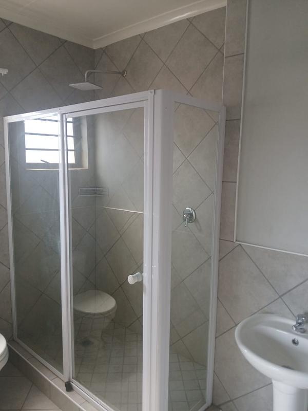 To Let 4 Bedroom Property for Rent in Lotus Gardens Gauteng