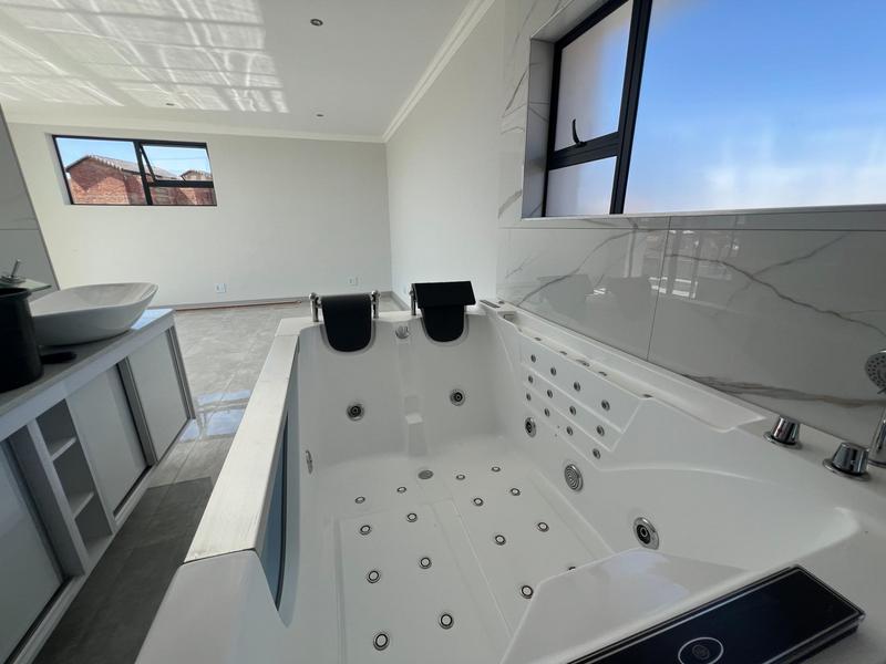 4 Bedroom Property for Sale in Midstream Estate Gauteng