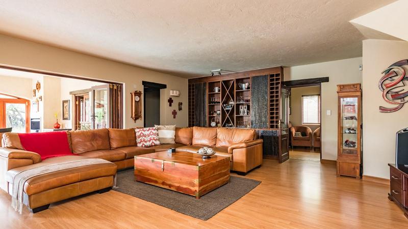 5 Bedroom Property for Sale in Featherbrooke Estate Gauteng