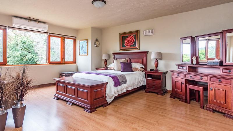 5 Bedroom Property for Sale in Featherbrooke Estate Gauteng
