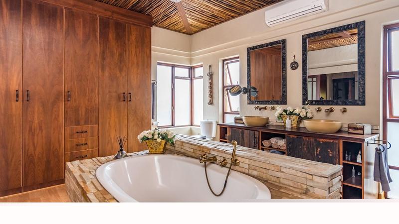 5 Bedroom Property for Sale in Featherbrooke Estate Gauteng