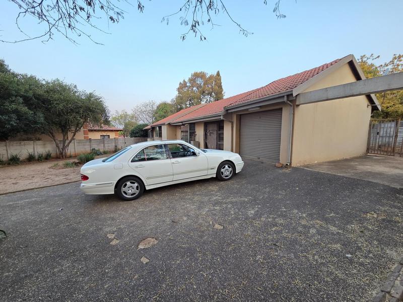 3 Bedroom Property for Sale in Heuweloord Gauteng