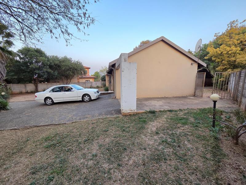 3 Bedroom Property for Sale in Heuweloord Gauteng