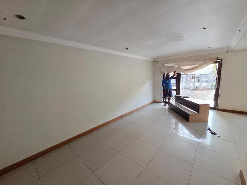 3 Bedroom Property for Sale in Heuweloord Gauteng
