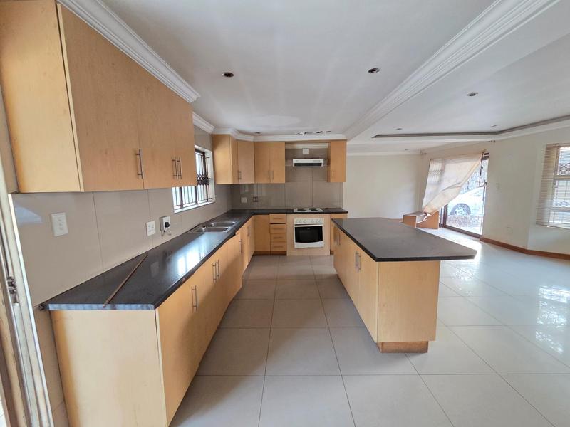 3 Bedroom Property for Sale in Heuweloord Gauteng